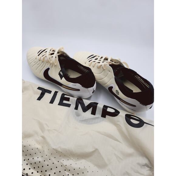 Athletic_Shoes